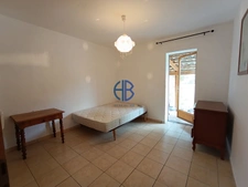 MAISON AVEC GARAGES de  195 M2  sur parcelle de 5172 m2