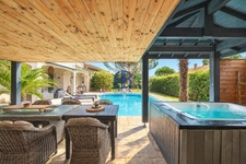 Maison d'architecte à Chanas 6 pièce(s) 165 m2 terrain clos et piscine chauffée