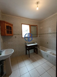 MAISON AVEC GARAGES de  195 M2  sur parcelle de 5172 m2