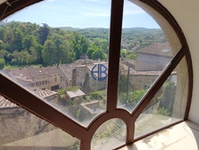 Maison Meublée 257 m2, 5 chambres, 12 pièces, terrasse et cave.