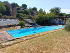 À Villa avec piscine et vue panoramique à Beausemblant