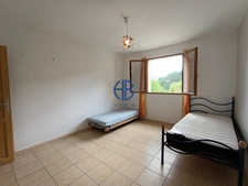 MAISON AVEC GARAGES de  195 M2  sur parcelle de 5172 m2