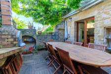 Maison Meublée 257 m2, 5 chambres, 12 pièces, terrasse et cave.