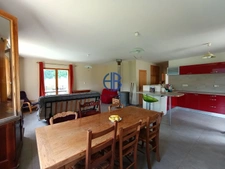 MAISON AVEC GARAGES de  195 M2  sur parcelle de 5172 m2