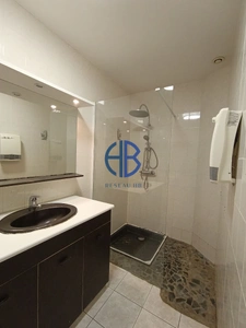 Appartement 4 pièces, dans résidence sécurisée avec parking privatif