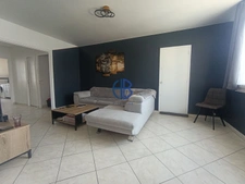 Appartement type 4, cave et garage et place de parking