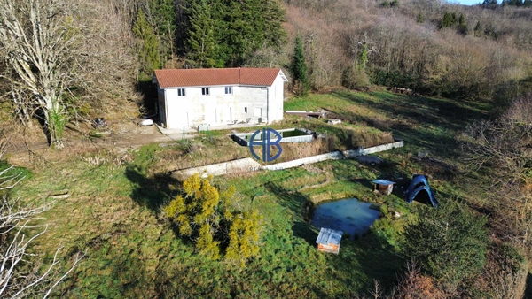 Maison 186 m² - 4 à 5 chambres - 6 587 m² de terrain - Calme absolu  (38260)