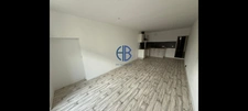 appartement/studio en rez de chaussée avec petite cours