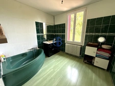 Belle maison familliale avec terrain, 185 m2 au sol, (154 m2 carrez)