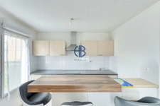 À VENDRE Superbe T4 de 82 m² avec terrasse, piscine et double stationnement ? Villefontaine,