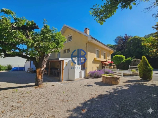 Maison Maubec 5 pièce(s) 91 m2