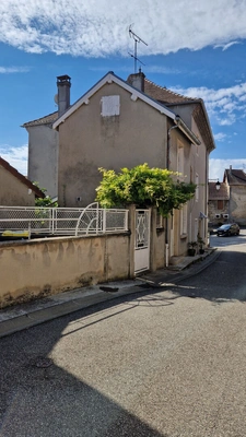 Grande maison de ville avec garage à Trept