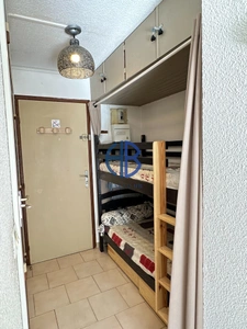 Studio cabine en rez-de-jardin et parking - Secteur Mont St Martin