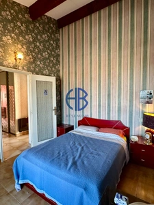 Villa familiale au fort potentiel dans quartier recherché