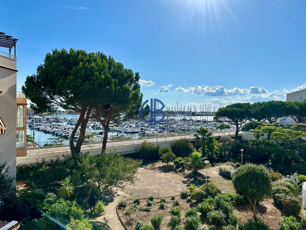 Magnifique T2 avec vue, parking couvert et piscine