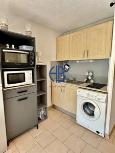 Studio cabine en rez-de-jardin et parking - Secteur Mont St Martin