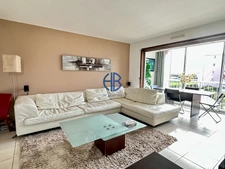 Spacieux T3 avec vue parking et piscine - Secteur Richelieu