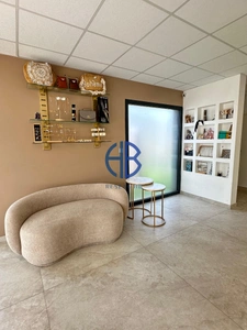 Superbe salon de coiffure neuf de 90m² avec aquabike et parkings - Marseillan