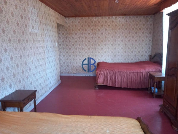 Grande maison à rénover, énorme potentiel