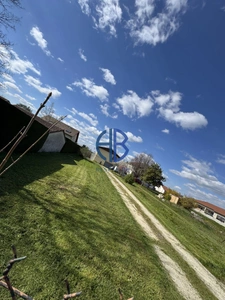 maison individuelle de1964  sur un  terrain plat constructible de 1168 m²