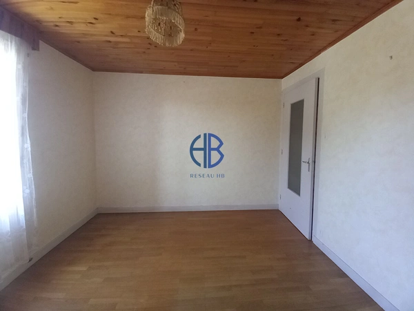 Grande maison à rénover, énorme potentiel