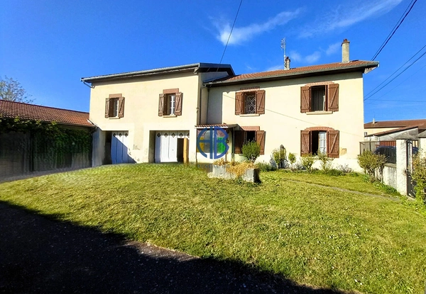 Grande maison à rénover, énorme potentiel