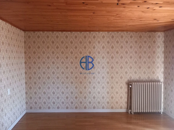 Grande maison à rénover, énorme potentiel