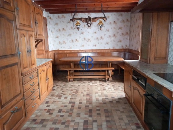 Grande maison à rénover, énorme potentiel