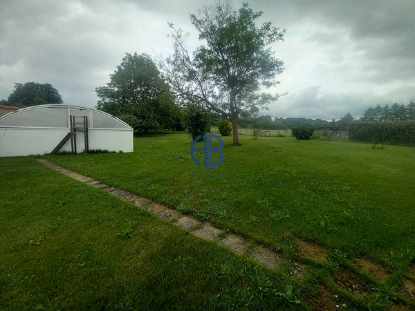 Grande maison à rénover, énorme potentiel