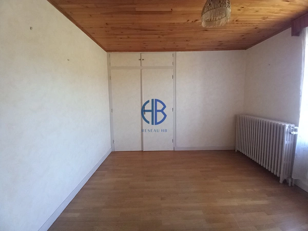 Grande maison à rénover, énorme potentiel
