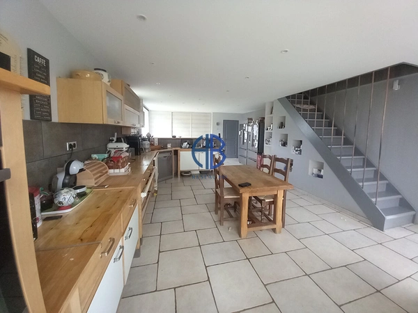 Grande maison  avec fort potentiel