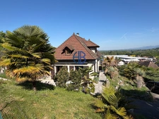 Belle maison de 135 m2 avec piscine sur un terrain de 1853 m2 aux Avenières Veyrins-Thuellin