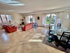 Maison  10 pièce(s) 365 m2