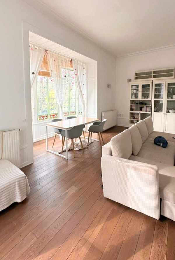 appartement + combles+ cave + place parking