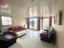 Appartement Grenoble  3 pièces  69 m2 AVEC CAVE GARAGE EN SUS