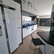 Un véritable air de vacances à la maison : piscine, calme, et vie de plain-pied à Saint-Didier-de-la-Tour