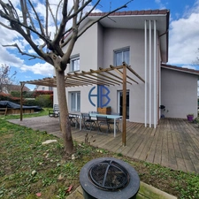 Coup de coeur à ROCHETOIRIN - Maison familiale T5 avec jardin, terrasse, et vie à pied !