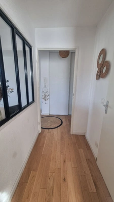 NOUVEAUTÉ LA TOUR-DU-PIN - T2 AVEC BALCON ET GARAGE - 3ÈME ET DERNIER ÉTAGE AVEC ASCENSEUR