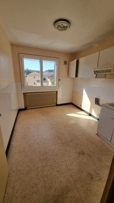 DE NOUVEAU A LA VENTE - IMMEUBLE - CENTRE-VILLE DE LA TOUR-DU-PIN  - BELLE OPPORTUNITE
