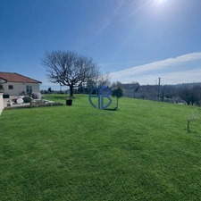 Un véritable air de vacances à la maison : piscine, calme, et vie de plain-pied à Saint-Didier-de-la-Tour