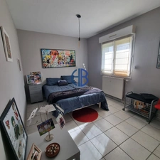 Un véritable air de vacances à la maison : piscine, calme, et vie de plain-pied à Saint-Didier-de-la-Tour