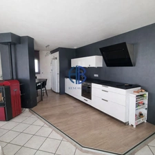 Un véritable air de vacances à la maison : piscine, calme, et vie de plain-pied à Saint-Didier-de-la-Tour