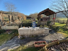 Maison avec dépendances sur 5050 m2 de terrain