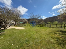 Maison avec dépendances sur 5050 m2 de terrain