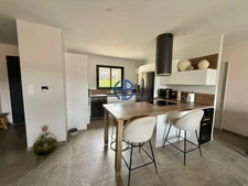 Maison plain-pied de 2023 -107 m² hab-1000m² terrain-garage