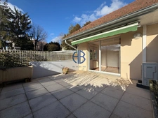 Appartement  3 ch - terrasse 18 m² - 2 salle d'eau -2 w-c - centre VOIRON