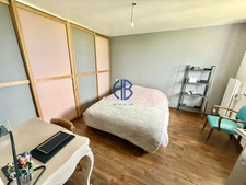 Appartement  pièce à vivre ouverte 2/3 chambres + 30 m2 de combles