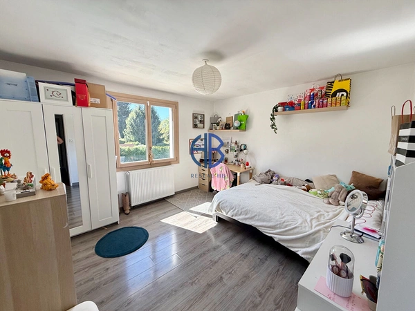 Maison 5 chambres de 169 m2 + sous-sol complet +piscine