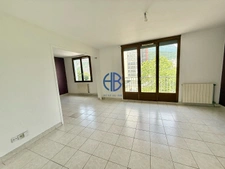 Appartement T4 lumineux au dernier étage