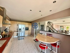 Maison à vivre de plain-pied  sur 100m² + 3-4 ch à étage  - 5 min à pied CENTRE-VILLE